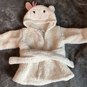 Super snuggly sheep robe. 0-9 months.